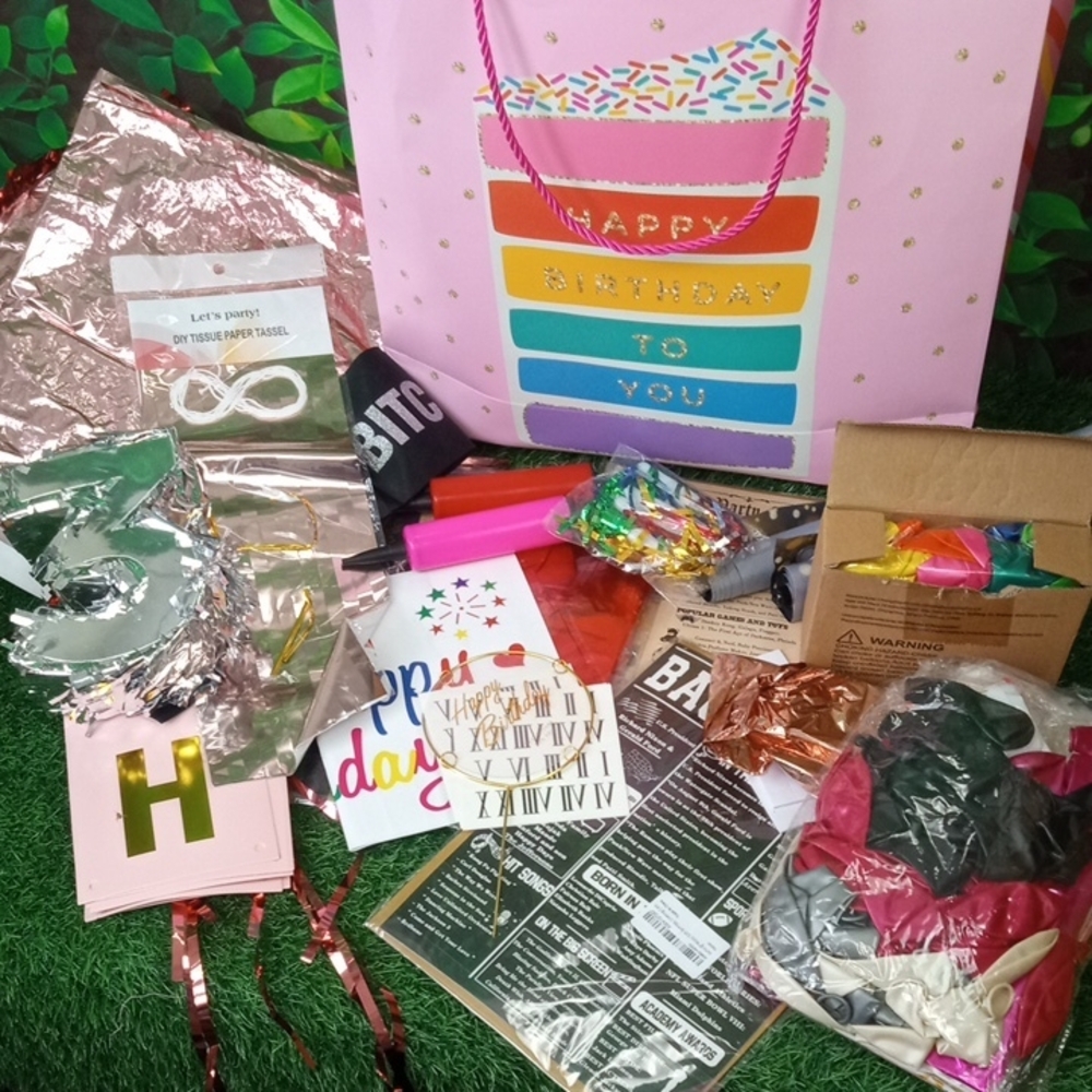 🗑️ REHAB (damaged) Party Supplies Gift Bag Set